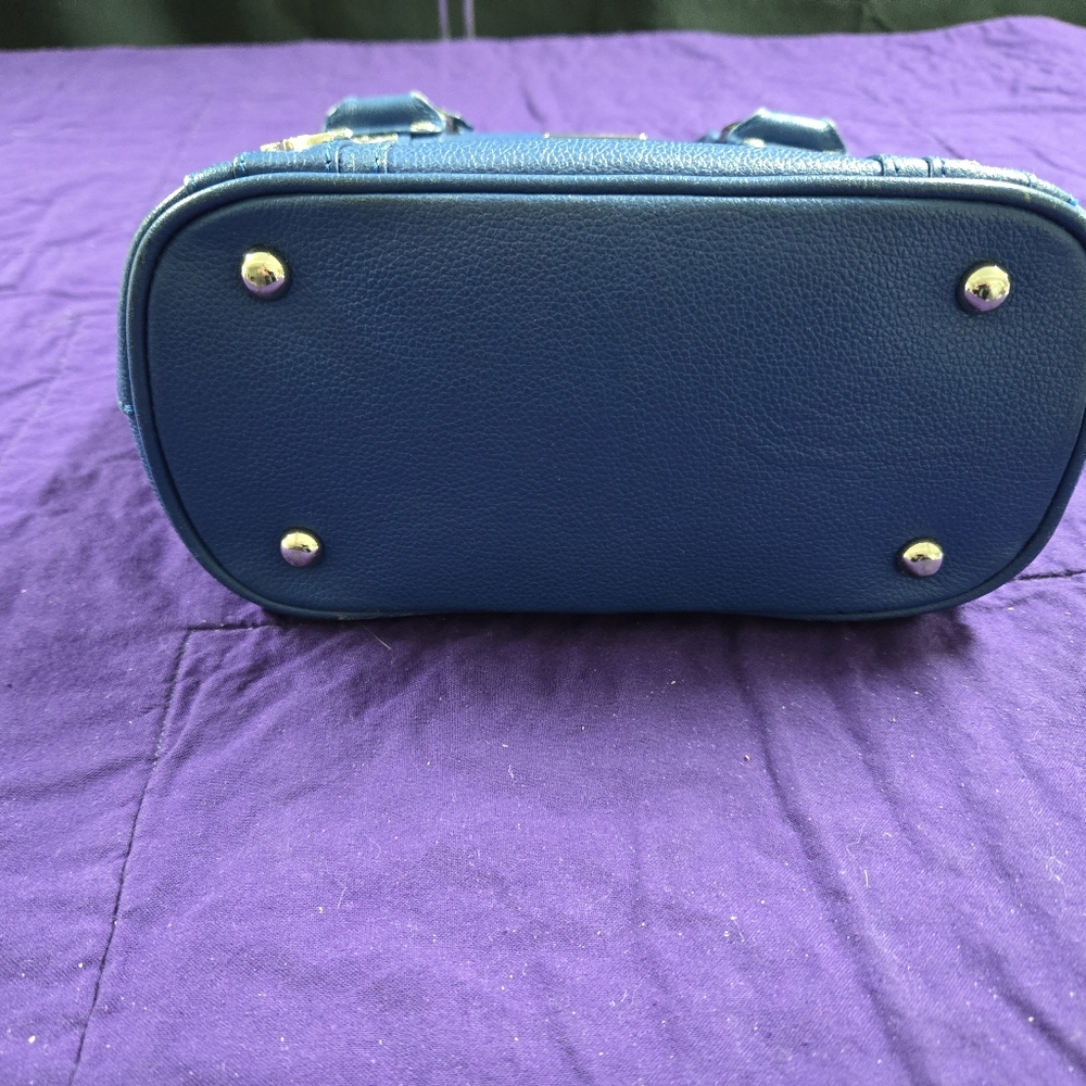 EUC MCM ROYAL BLUE LEATHER FLAP TOTE BUCKET BAG - Picture 5 of 13